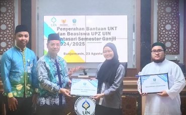 Penyerahan-dana-bantuan-secara-simbolis